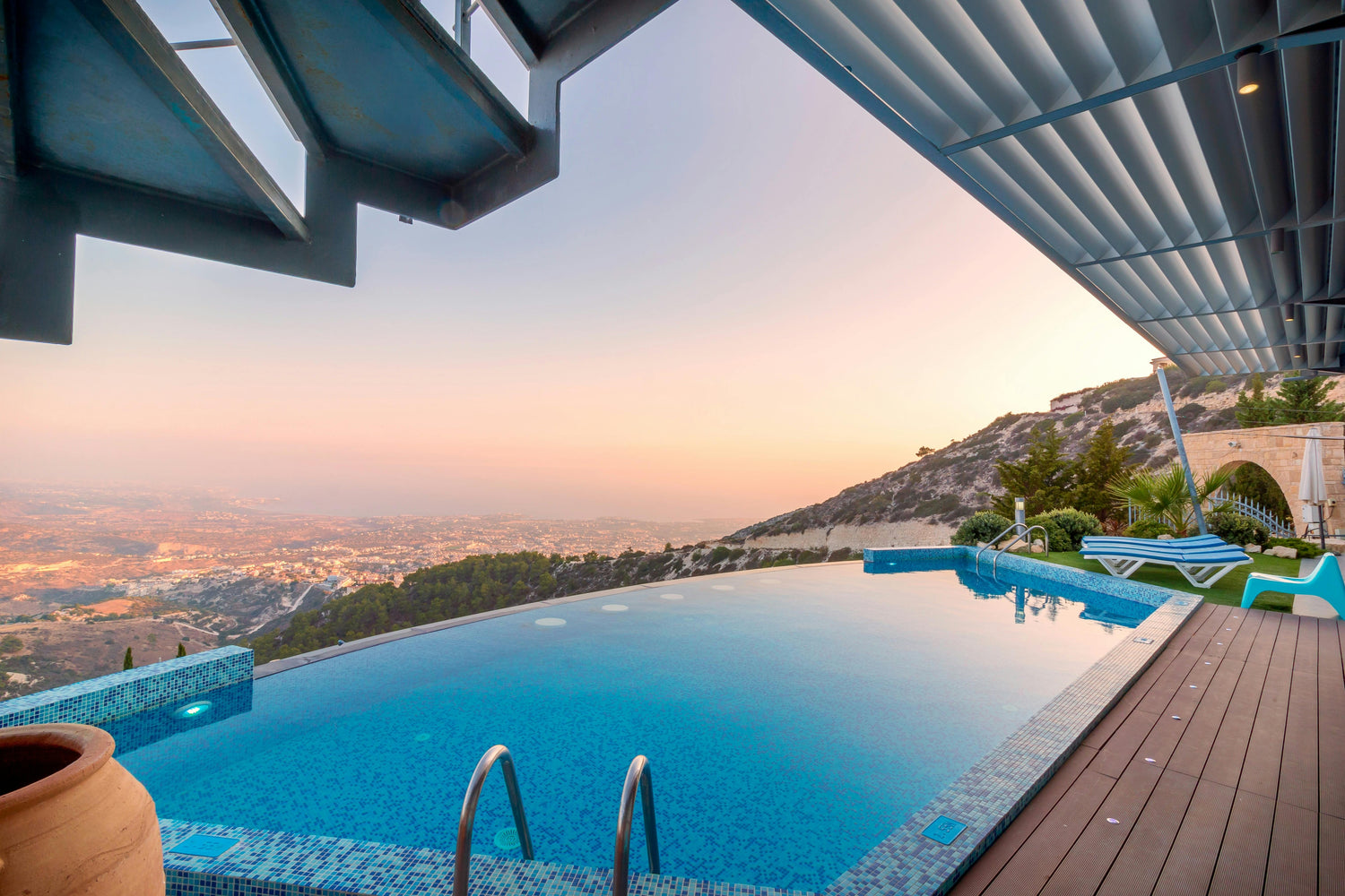 How to Improve Your Swimming Pool’s Circulation: A Clear Path to Cleaner Water